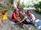Santo Anto : Pico da Cruz Cinta de Tanque : meninas na fonte : People Recreation
Cabo Verde Foto Galeria