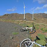 So Vicente : Selada dos Flamengos : mountainbike e aerogerador : Technology Energy
Cabo Verde Foto Galeria
