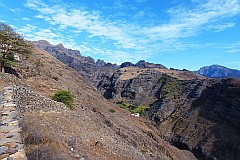 Santo Anto : Sul Pedra de Jorge : caminho vicinal vista p Pedra de Jorge e  Baboso : Landscape Mountain
Cabo Verde Foto Galeria
