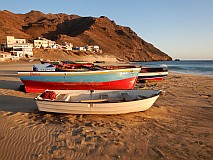 Insel: So Vicente  Wanderweg: 301 Ort: Sao Pedro Strand Motiv: Fischerboote Motivgruppe: Landscape Sea © Attila Bertalan www.Cabo-Verde-Foto.com
