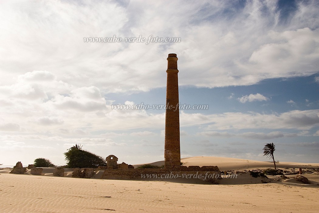 Boa Vista : Praia de Chave : chamin : TechnologyCabo Verde Foto Gallery