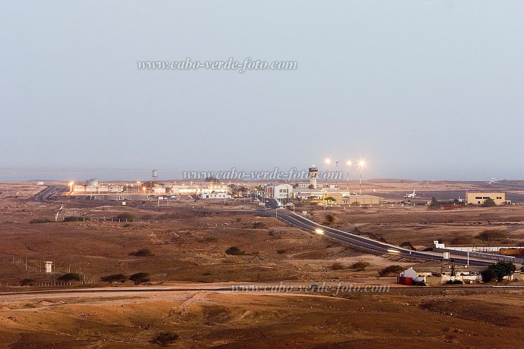 Sal : Espargos : aeroporto : Technology TransportCabo Verde Foto Gallery