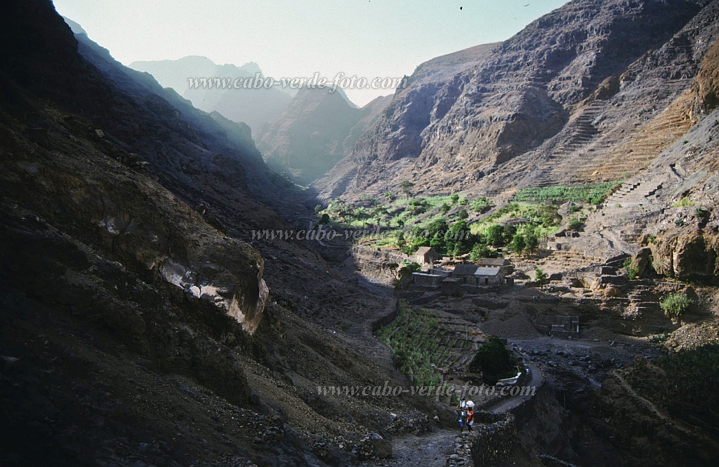 Santo Anto : Sul Baboso : vista R de Baboso : Landscape MountainCabo Verde Foto Gallery
