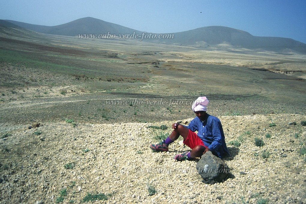 Santo Anto : Campo Redondo : intervalo na puzzulana : Landscape MountainCabo Verde Foto Gallery