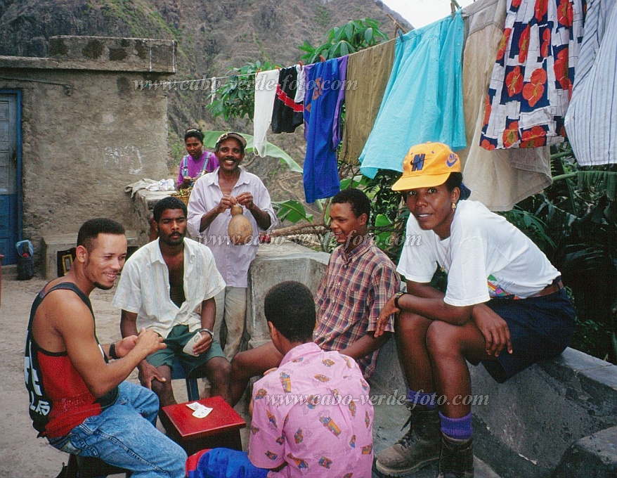Santo Anto : Losna : uma aldeia, uma famlia : People RecreationCabo Verde Foto Gallery