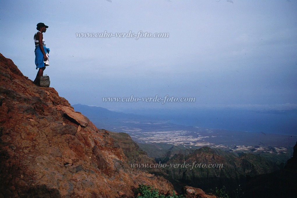 Santo Anto : Lispense : vista ao litoral sul : Landscape MountainCabo Verde Foto Gallery