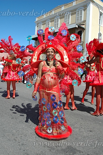 So Vicente : Mindelo : bailerina de carnaval grvida : LandscapeCabo Verde Foto Gallery