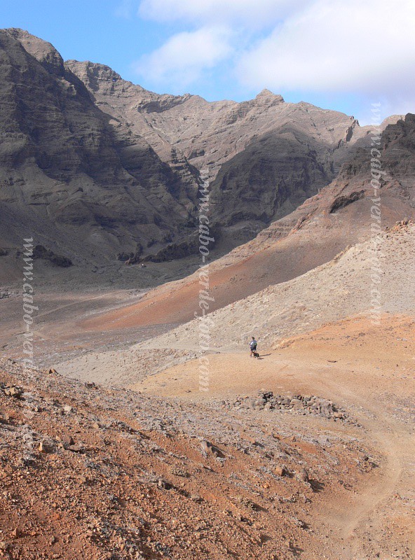 So Vicente : Santa Luzia da Terra : hiking trail : Landscape MountainCabo Verde Foto Gallery