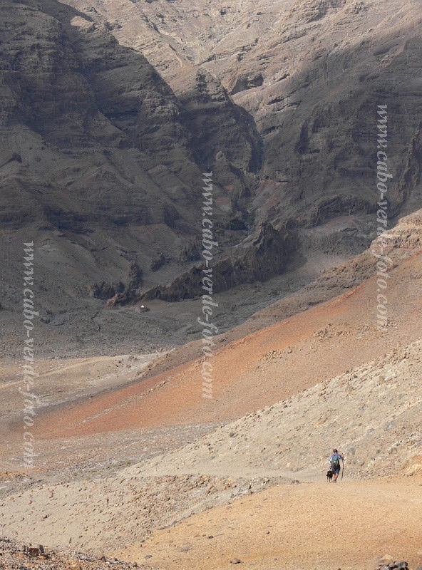 So Vicente : Santa Luzia da Terra : hiking trail : Landscape MountainCabo Verde Foto Gallery