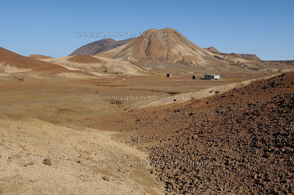 Santo Anto : Bolona Monte Arranha Perna : deserto fbrica de queijo : Landscape DesertCabo Verde Foto Gallery