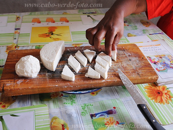 Santo Anto : Lagoa Compainha : queijo : People WorkCabo Verde Foto Gallery