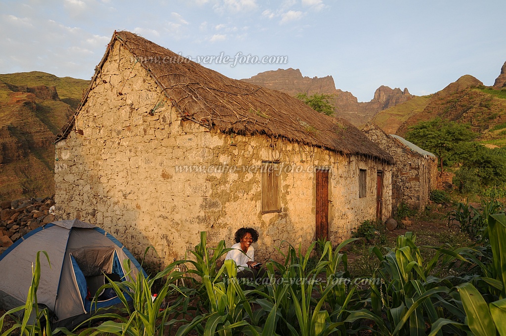 Santo Anto : Tabuleirinho da Tabuga : tenda casas de campo : People RecreationCabo Verde Foto Gallery
