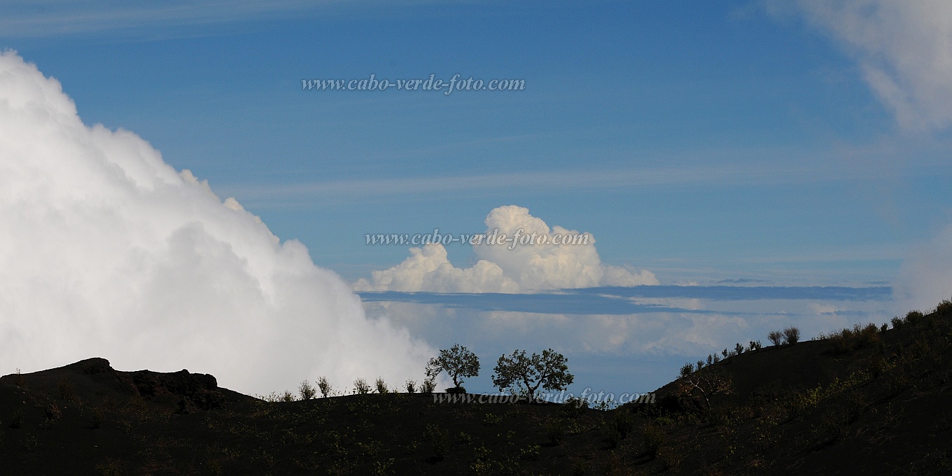 Fogo : Ch das Caldeira Monte Lorna : nuvens : Landscape MountainCabo Verde Foto Gallery