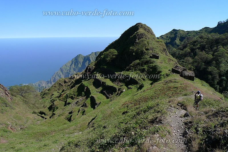 Santo Anto : Pico da Cruz R de Croque Ch de Mae Pol : casas desoridas : Landscape MountainCabo Verde Foto Gallery