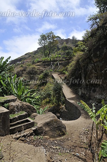 Santo Anto : Santa Isabel de Baixo Estraga : caminho : Landscape MountainCabo Verde Foto Gallery