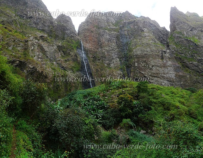 Insel: Santo Anto  Wanderweg:  Ort: R de Neve Motiv: Wasserfall Motivgruppe: Landscape Mountain © Pitt Reitmaier www.Cabo-Verde-Foto.com