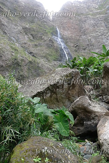 Insel: Santo Anto  Wanderweg:  Ort: R de Neve Motiv: Wasserfall Motivgruppe: Landscape Mountain © Pitt Reitmaier www.Cabo-Verde-Foto.com