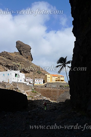 Santo Anto : R das Pombas : aldeia R das Pombas : Landscape MountainCabo Verde Foto Gallery
