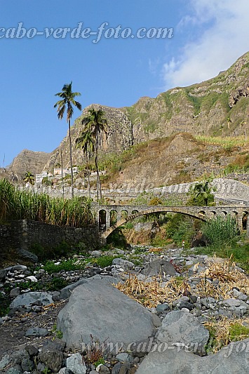 Santo Anto : R de Paul : bridge Regelado : LandscapeCabo Verde Foto Gallery