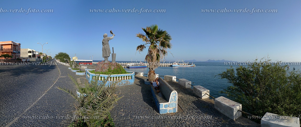 Santo Anto : Porto Novo : Monumento s familias dos emigrantes : Landscape TownCabo Verde Foto Gallery
