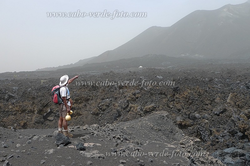 Fogo : Ch das Caldeira Monte Beco : view at the new crater 214 : Landscape MountainCabo Verde Foto Gallery
