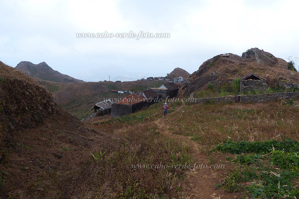 Santiago : Mato Brasil : caminho vizinal : Landscape MountainCabo Verde Foto Gallery