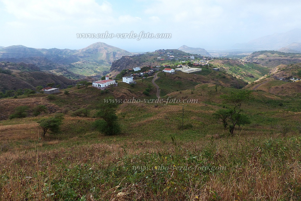 Santiago : Achada Moirao : village hiking trail : Landscape MountainCabo Verde Foto Gallery