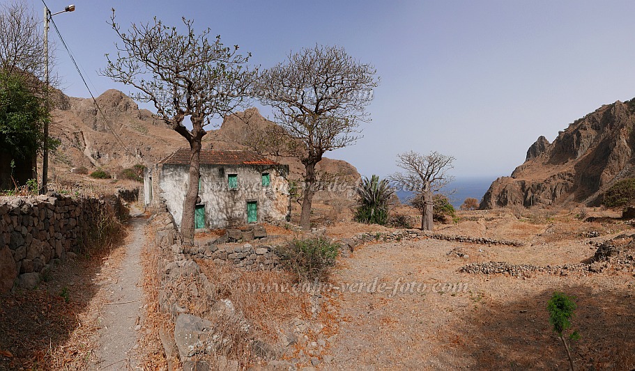 Brava : Feija de Agua Lavadura : aldeia abandonada : Landscape MountainCabo Verde Foto Gallery