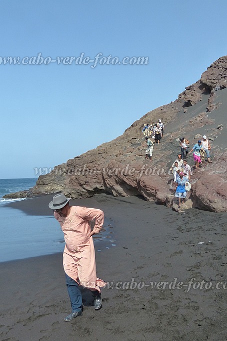 Santo Anto : Praia Formosa : Produo do filme Canjana - Juventude em Marcha : ArtCabo Verde Foto Gallery