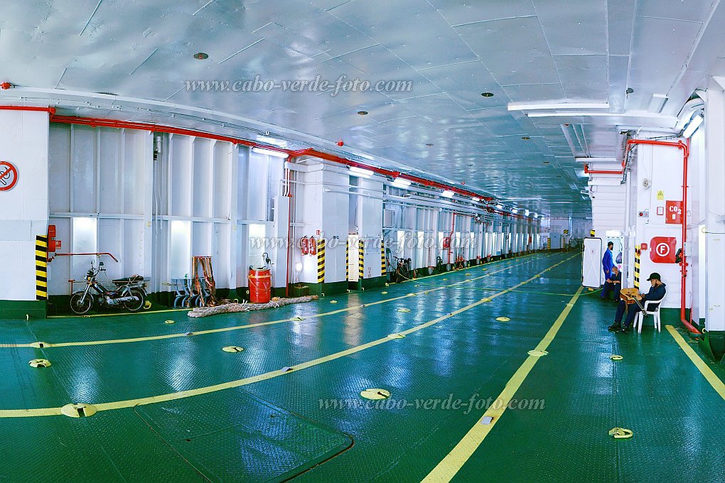 Santo Antão : Porto Novo : Nôs ferry Mar de Canal car deck : Technology TransportCabo Verde Foto Gallery