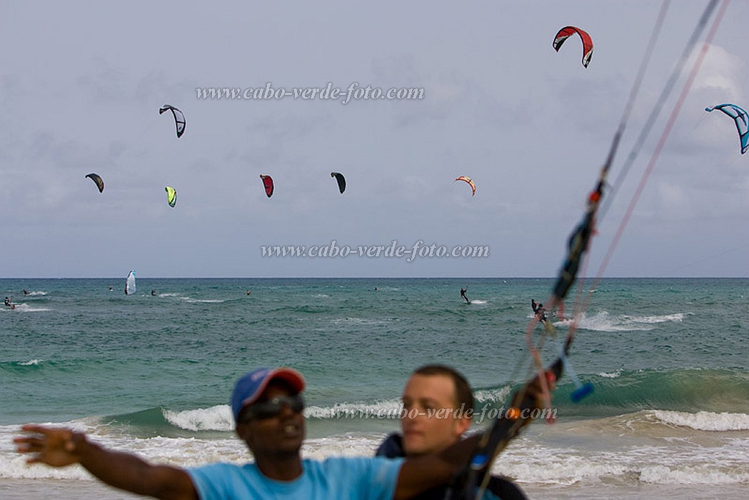 Sal : Santa Maria : kite surfing : People RecreationCabo Verde Foto Gallery