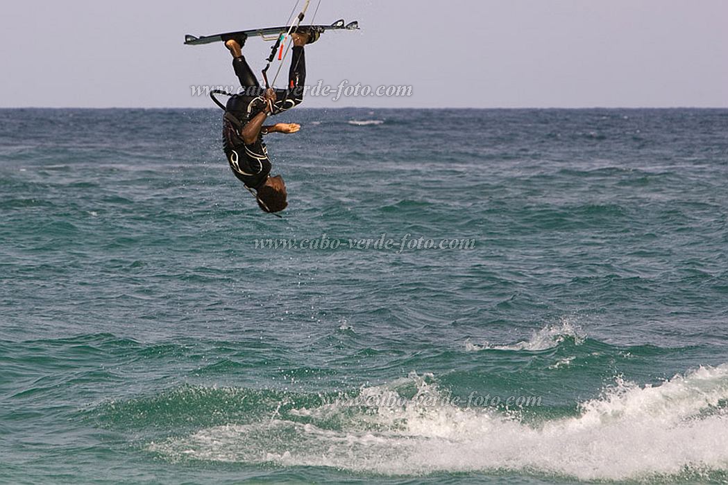 Sal : Santa Maria : kite surfing : People RecreationCabo Verde Foto Gallery