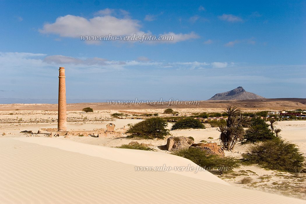 Insel: Boa Vista  Wanderweg:  Ort: Praia de Chave Motiv: Schornstein Motivgruppe: Technology © Florian Drmer www.Cabo-Verde-Foto.com