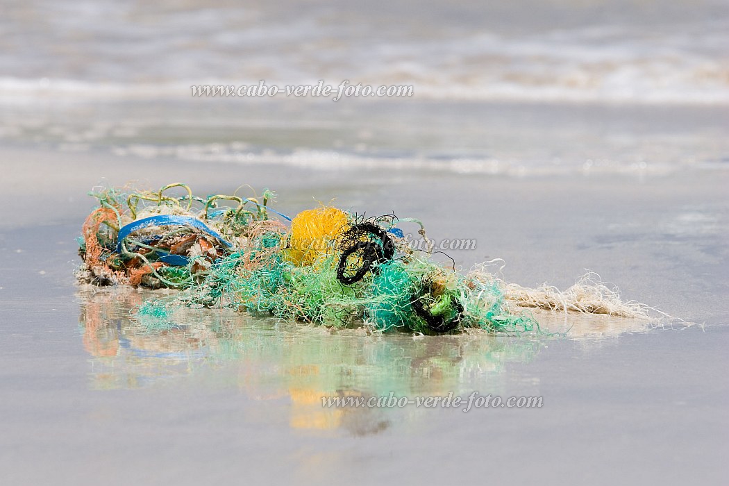 Boa Vista : Praia das Gatas : fishing net : Landscape SeaCabo Verde Foto Gallery