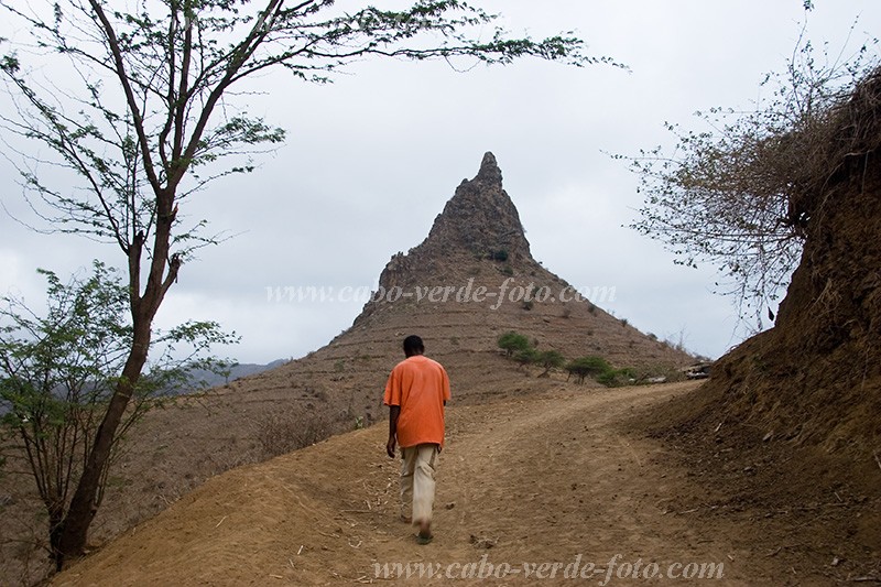 Insel: Santiago  Wanderweg:  Ort: Picos Motiv: Wanderweg Motivgruppe: Landscape Mountain © Florian Drmer www.Cabo-Verde-Foto.com