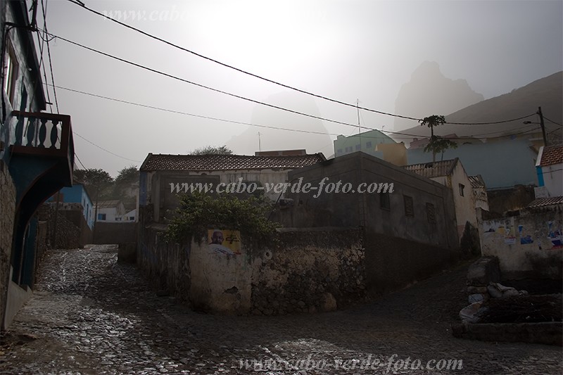 Insel: So Nicolau  Wanderweg:  Ort: Praia Branca Motiv: Harmattan Motivgruppe: Landscape Town © Florian Drmer www.Cabo-Verde-Foto.com