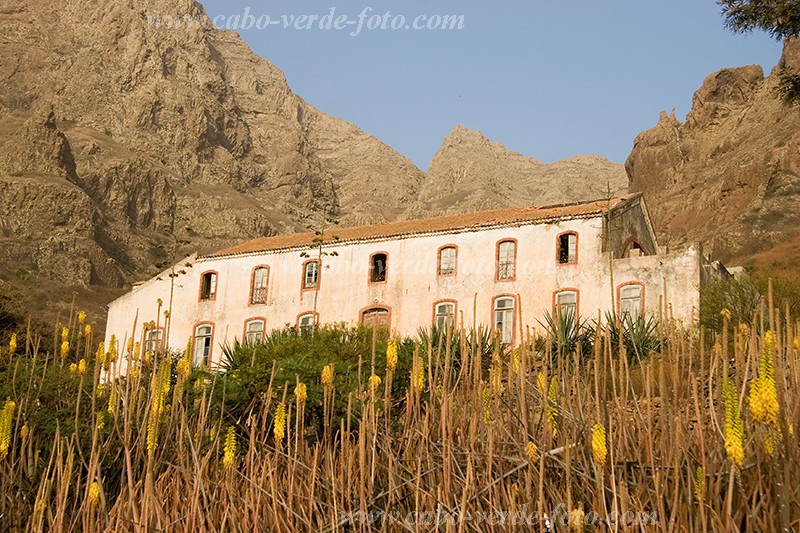 Insel: So Nicolau  Wanderweg:  Ort: Vila da Ribeira Brava Motiv: Priesterseminar Motivgruppe: Technology Architecture © Florian Drmer www.Cabo-Verde-Foto.com