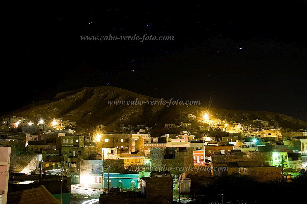 Insel: So Vicente  Wanderweg:  Ort: Mindelo Motiv: Nacht Motivgruppe: Landscape Town © Florian Drmer www.Cabo-Verde-Foto.com