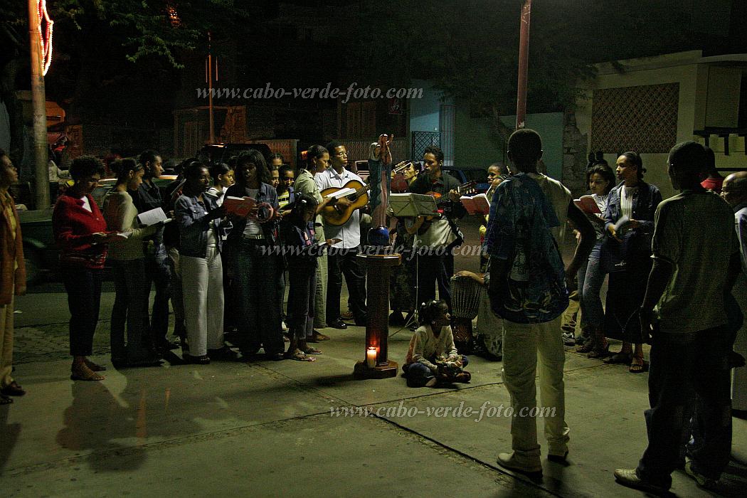 So Vicente : Mindelo : street life by night : People ReligionCabo Verde Foto Gallery