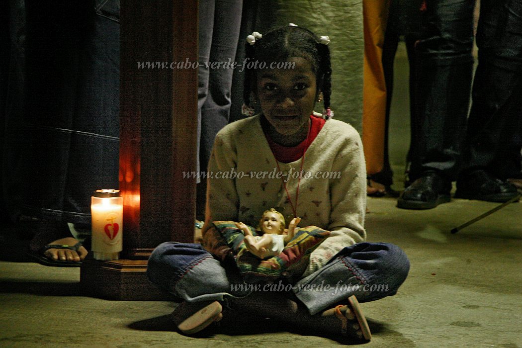 So Vicente : Mindelo : street life by night : People ReligionCabo Verde Foto Gallery