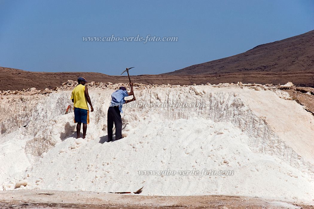 Sal : Pedra de Lume : salt : People WorkCabo Verde Foto Gallery