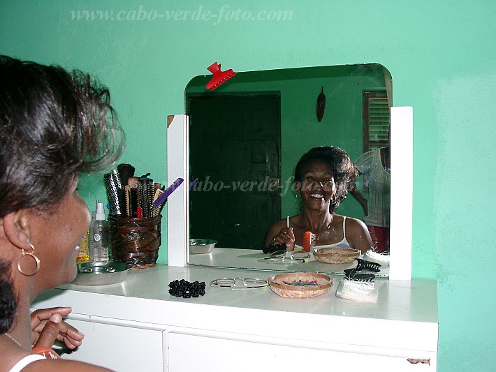 Sal : Espargos : cabelereira : People WomenCabo Verde Foto Gallery