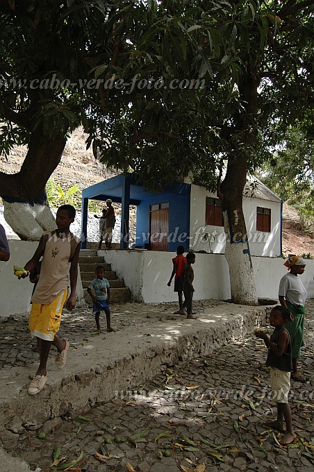 Santiago : Ribeireta : Chapel : People ChildrenCabo Verde Foto Gallery