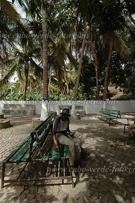 Santiago : Ribeireta : Chapel : People RecreationCabo Verde Foto Gallery