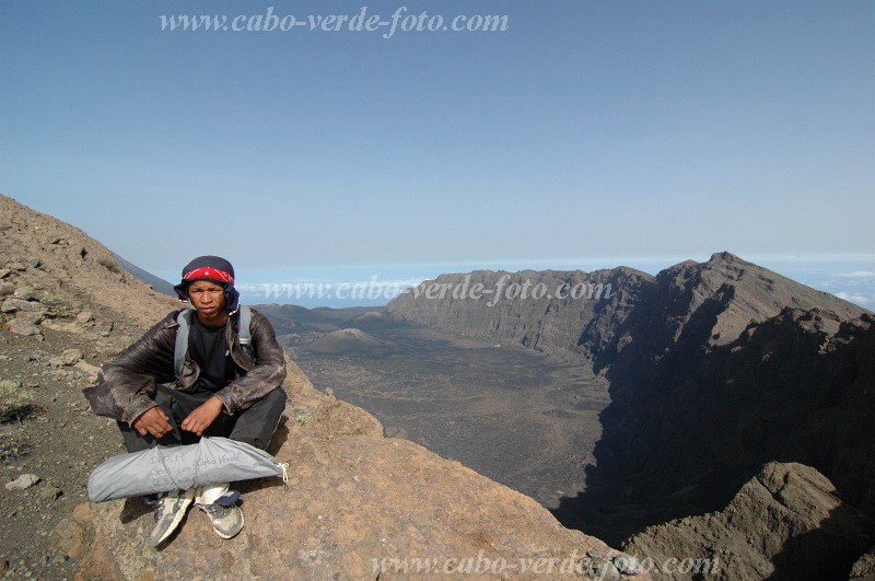 Fogo : Bordeira : mountain guide : People WorkCabo Verde Foto Gallery