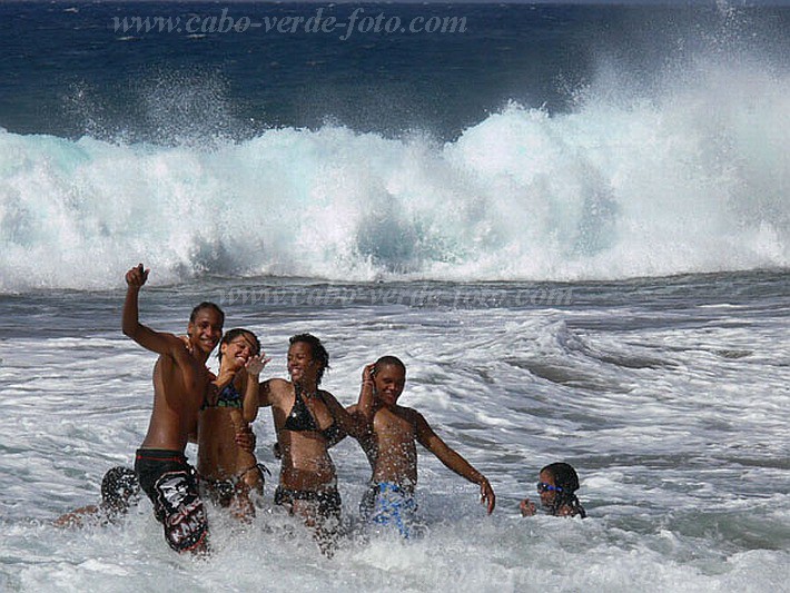 So Vicente : Palha Carga :  sea : People RecreationCabo Verde Foto Gallery