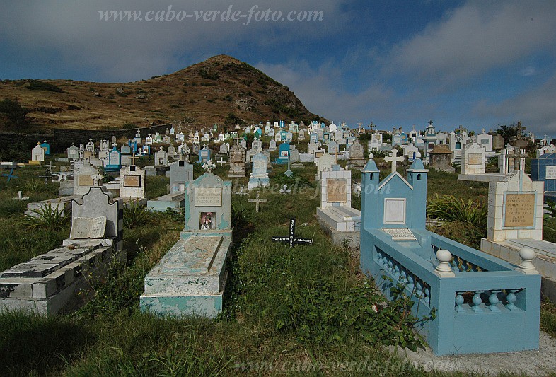 Brava : Nossa Senhora do Monte : cemitrio : People ReligionCabo Verde Foto Gallery