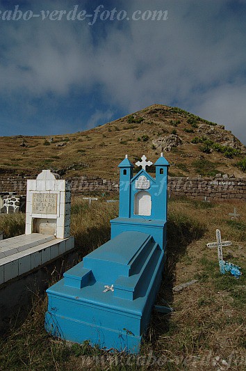 Brava : Nossa Senhora do Monte : graveyard : People ReligionCabo Verde Foto Gallery