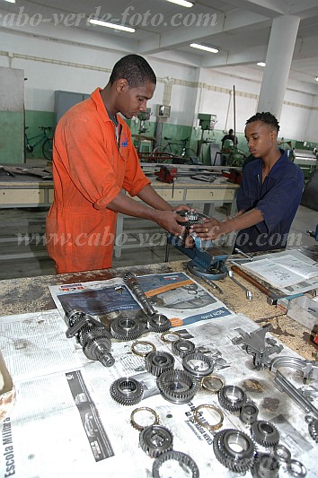 So Vicente : Mindelo Escola Salesiana : vocational training : People WorkCabo Verde Foto Gallery