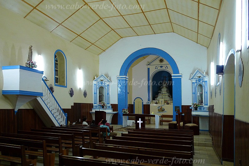 Boa Vista : Sal Rei : Igreja Santa Isabel : People ReligionCabo Verde Foto Gallery